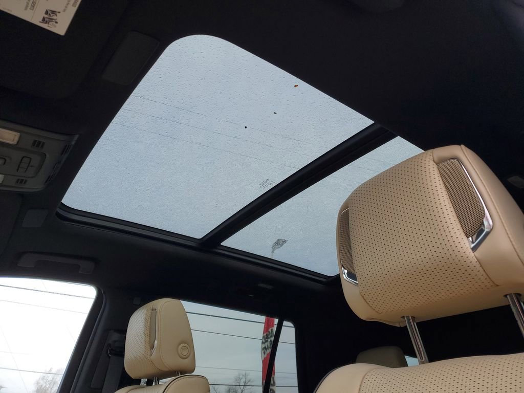 Used 2024 Cadillac Escalade Premium Luxury w/ LPO, Floor Liner Package image 6