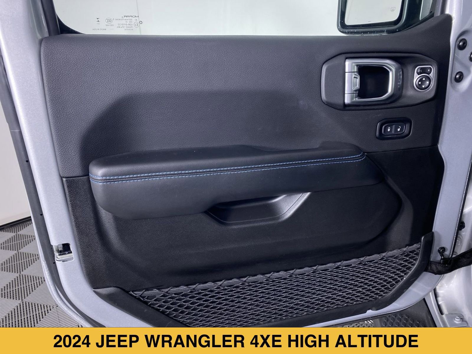 Used 2024 Jeep Wrangler High Altitude AWD/4WD image 12