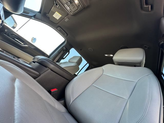 Used 2025 GMC Yukon XL Elevation AWD/4WD image 10