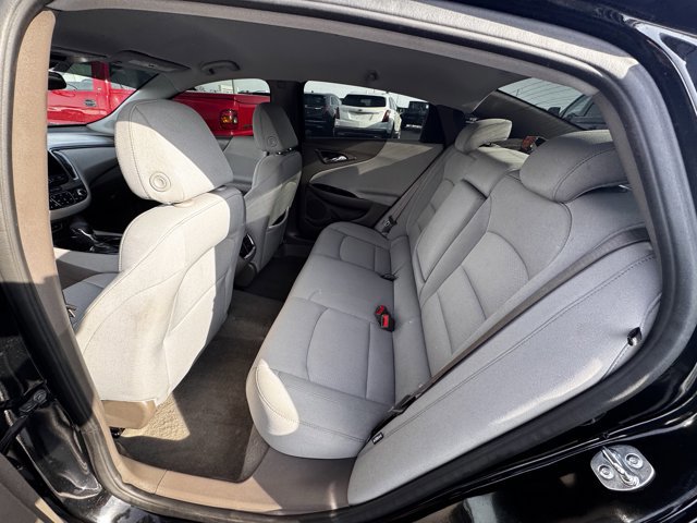 Used 2025 Chevrolet Malibu LT image 8