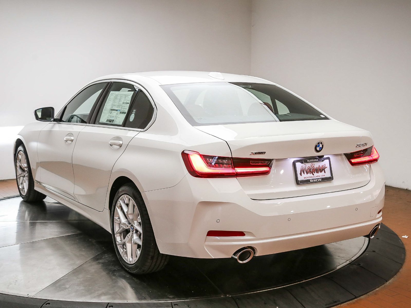 New 2026 BMW 330i xDrive Sedan w/ Convenience Package AWD/4WD image 5
