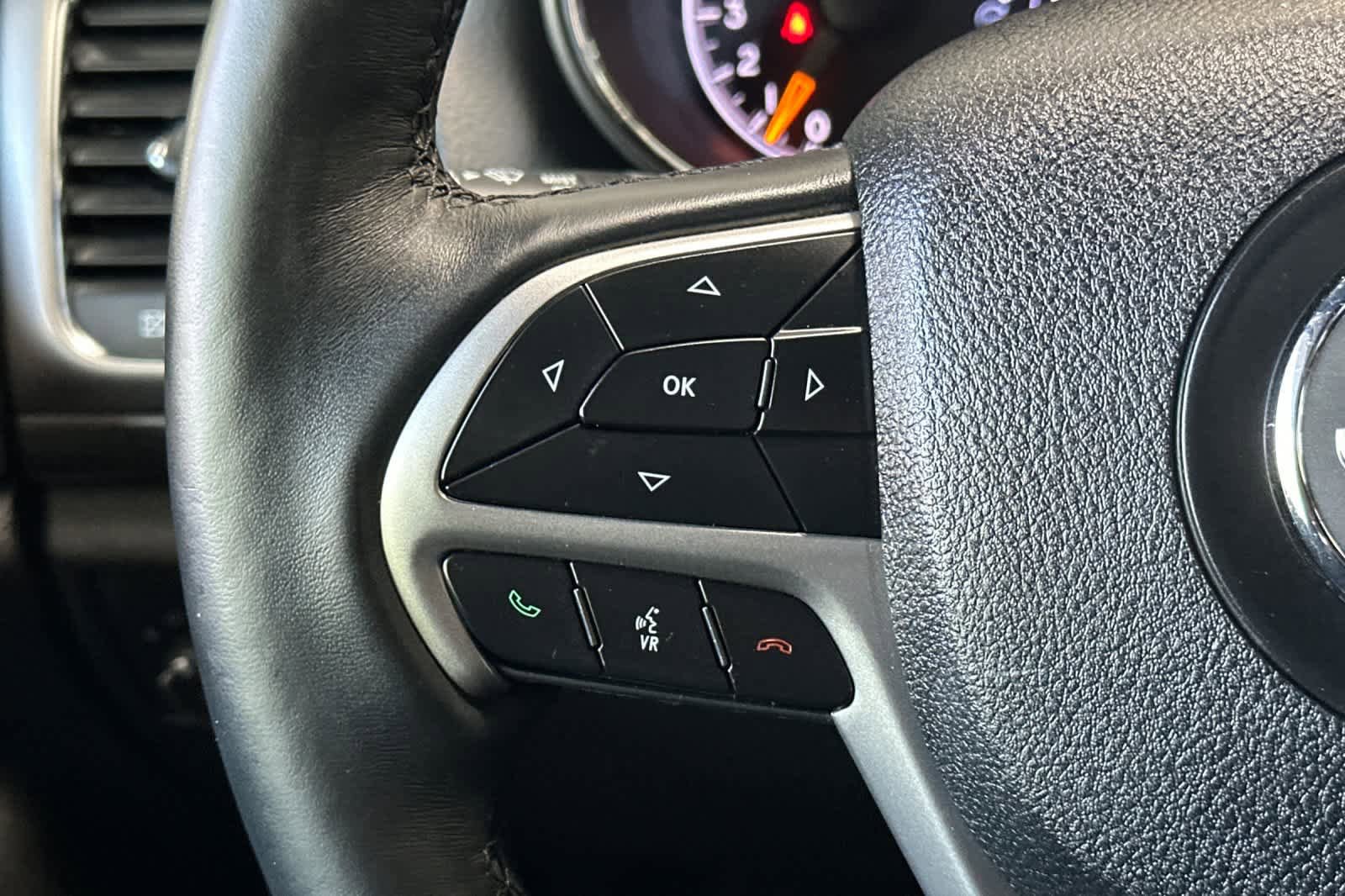 Used 2018 Jeep Grand Cherokee Altitude AWD/4WD image 26