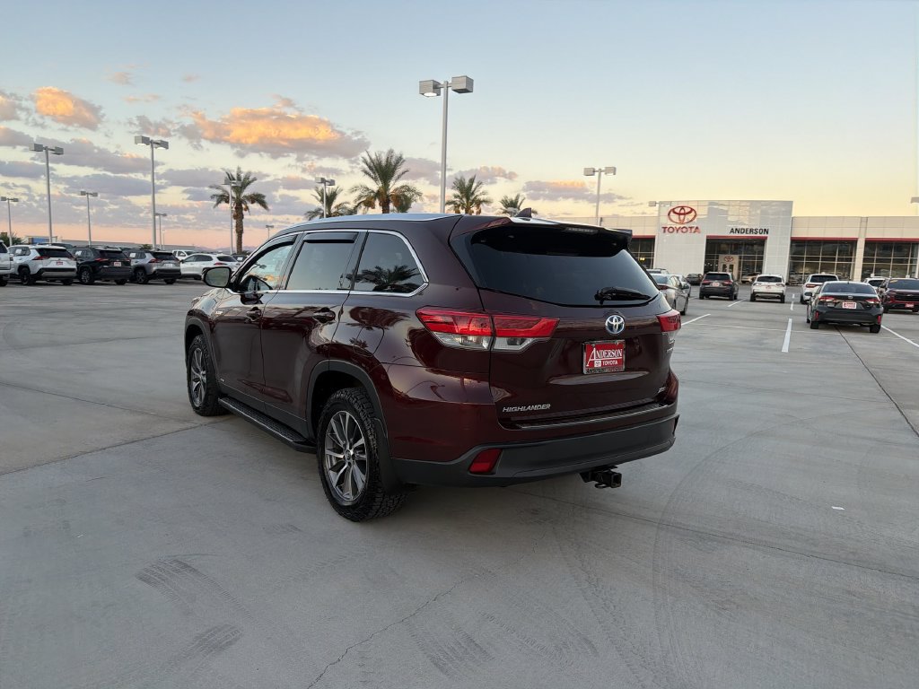 Used 2019 Toyota Highlander XLE AWD/4WD image 7