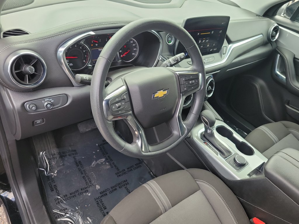 Used 2025 Chevrolet Blazer LT FWD image 22