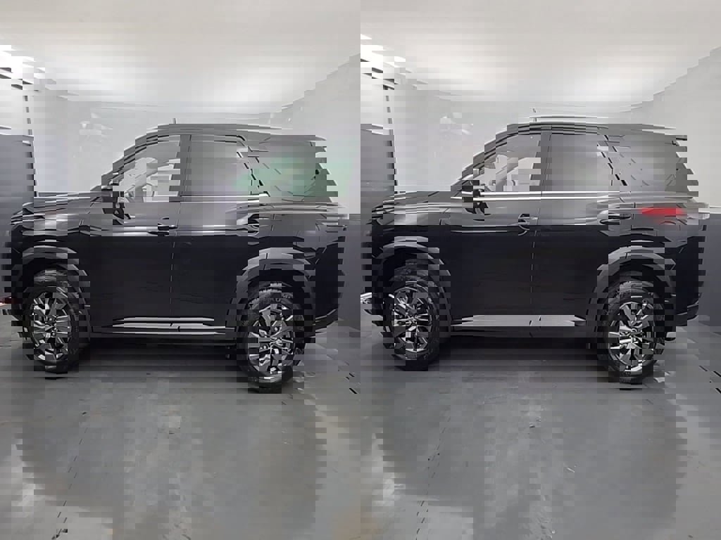 New 2025 Nissan Pathfinder S image 5