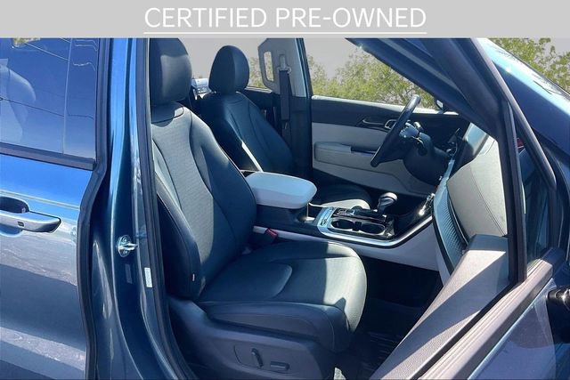 Used 2024 Kia Carnival SX Prestige image 7