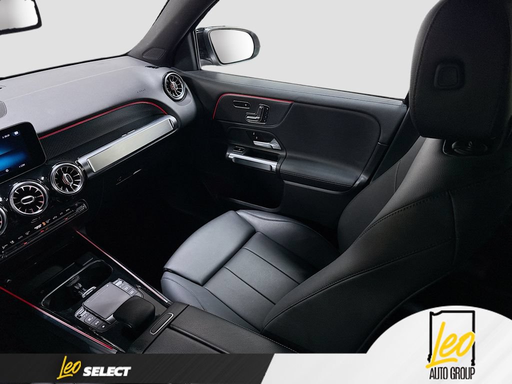 Used 2021 Mercedes-Benz GLB 250 4MATIC w/ Premium Package image 25