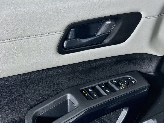 Used 2024 Nissan Pathfinder SV FWD image 23