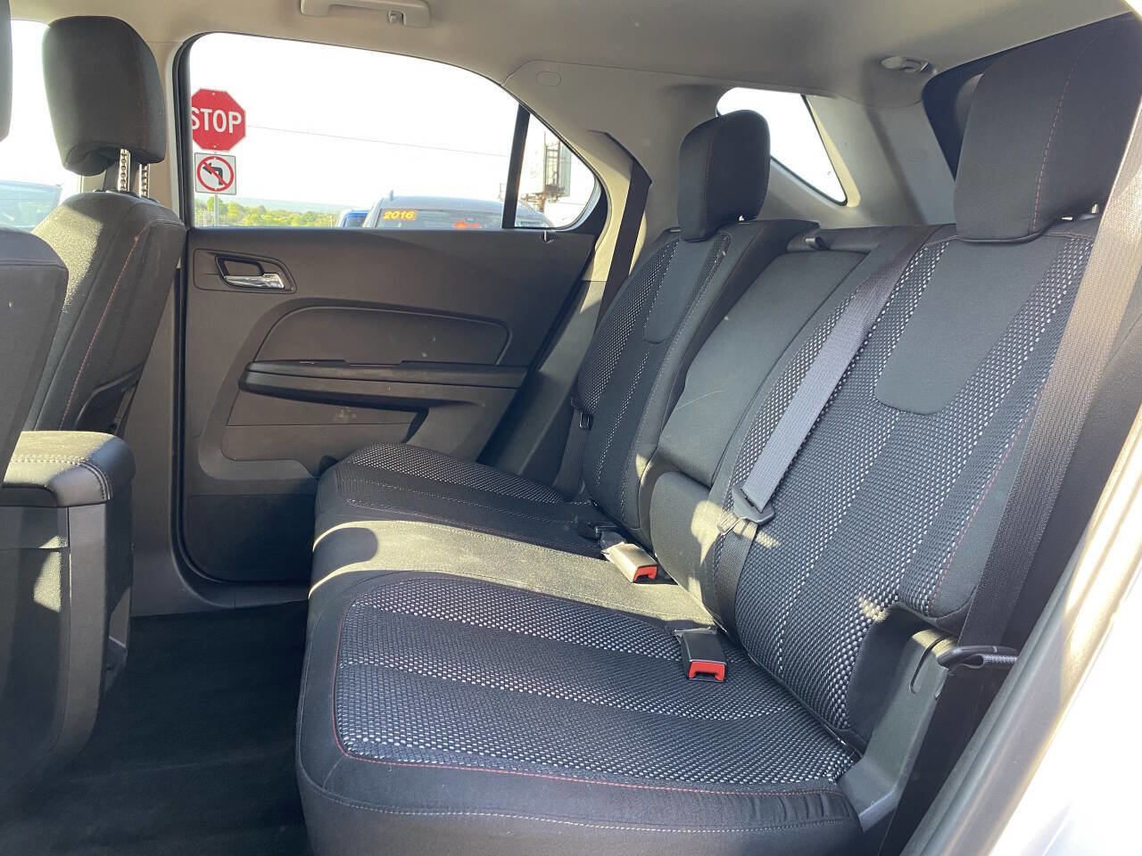 Used 2017 Chevrolet Equinox LT w/ Convenience Package AWD/4WD image 15