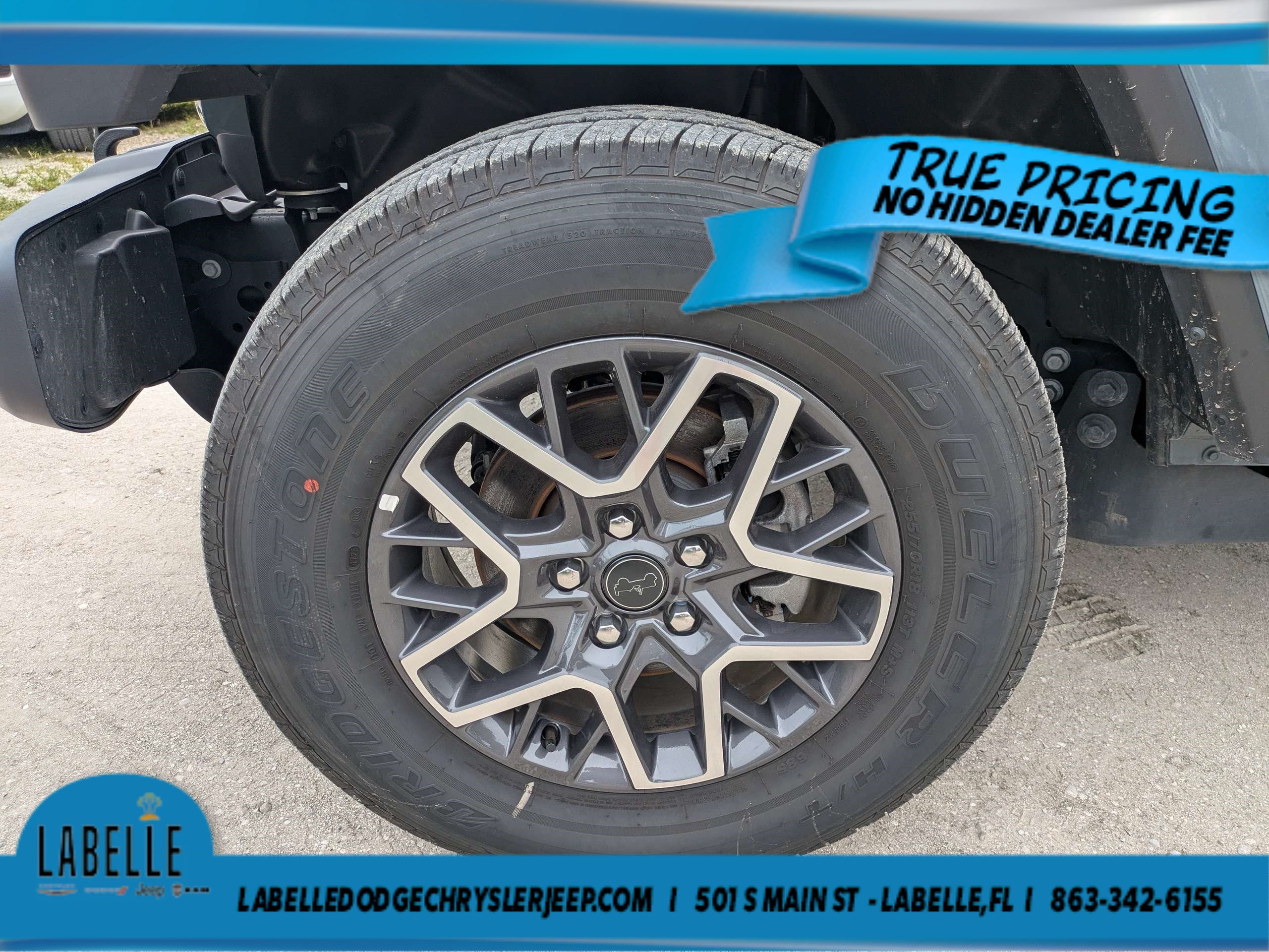 Used 2026 Jeep Wrangler Unlimited Sahara AWD/4WD image 10