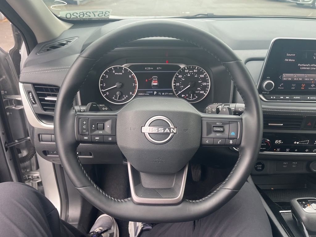 Used 2025 Nissan Rogue SV FWD image 11