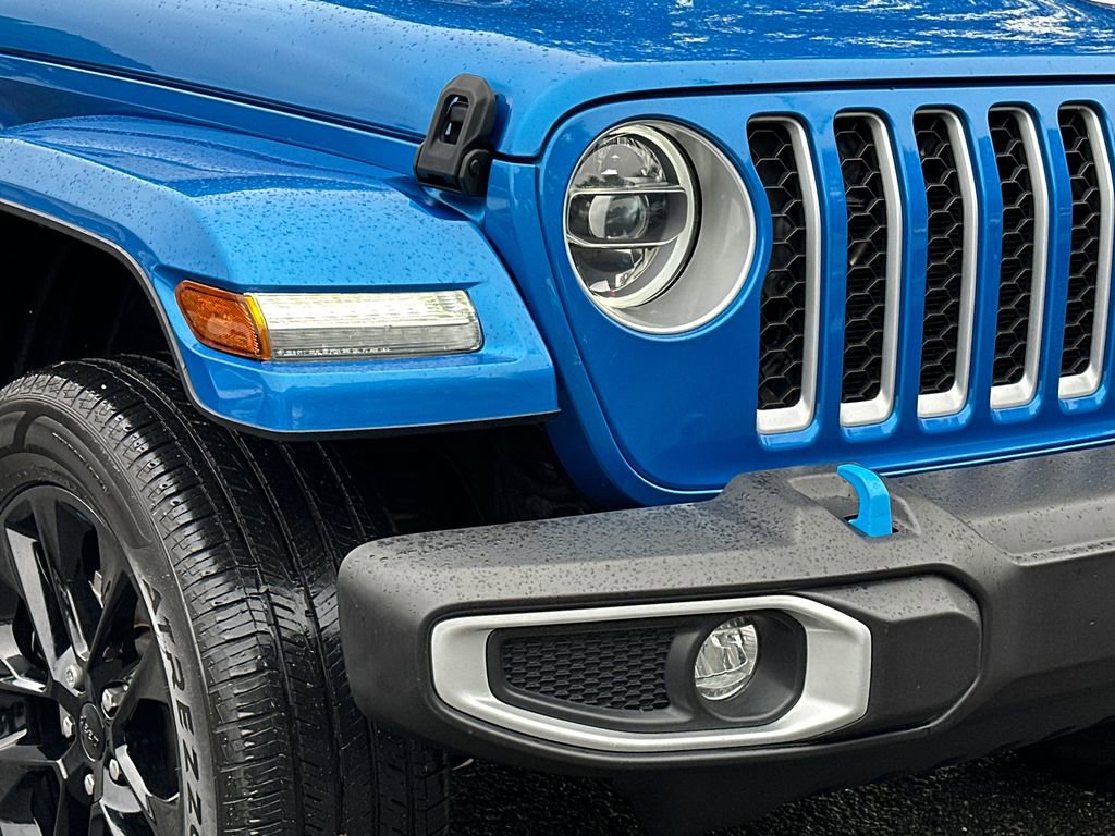Used 2022 Jeep Wrangler Unlimited Sahara AWD/4WD image 8