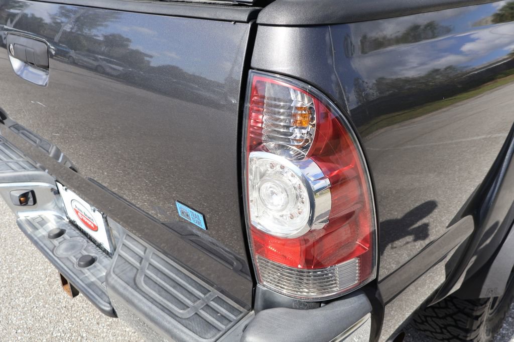 Used 2012 Toyota Tacoma 4x4 Double Cab w/ SR5 Pkg image 9