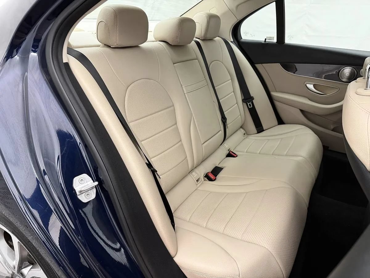 Used 2015 Mercedes-Benz C 300 4MATIC Sedan image 23