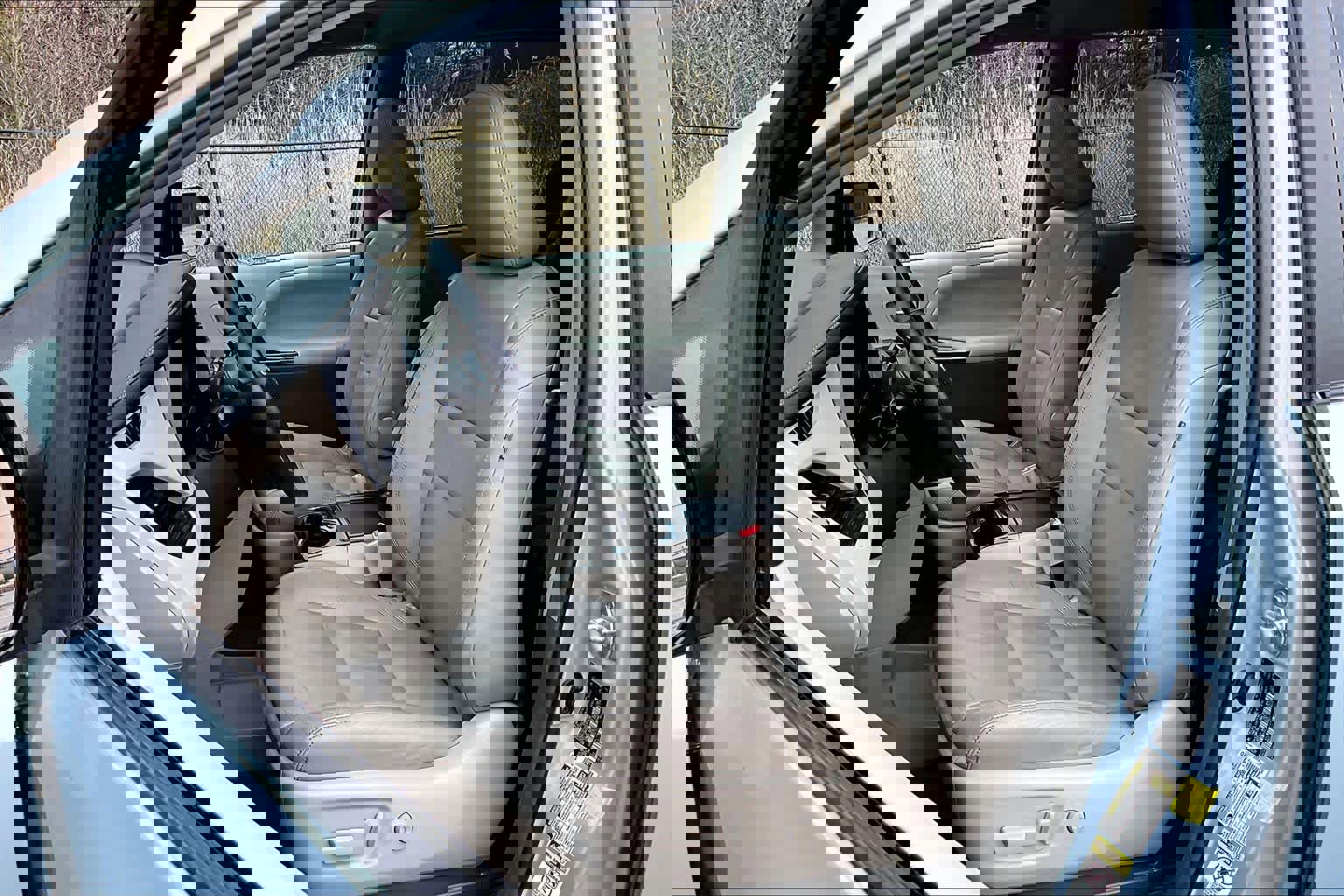 Used 2016 Toyota Sienna XLE w/ XLE Navigation Package image 9