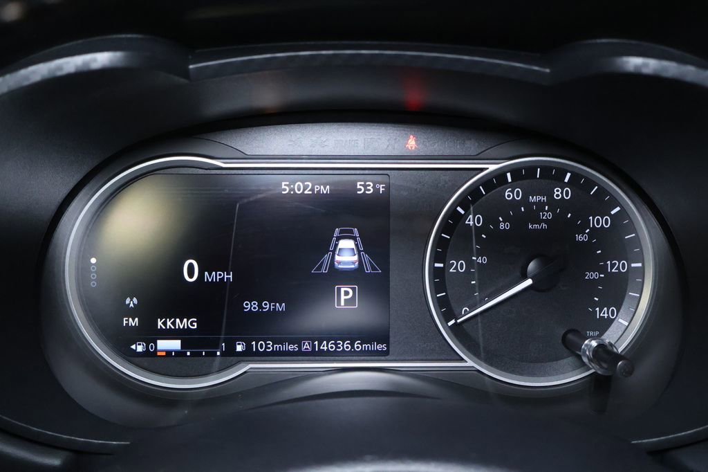 Used 2023 Nissan Versa SR w/ Trunk Package image 18