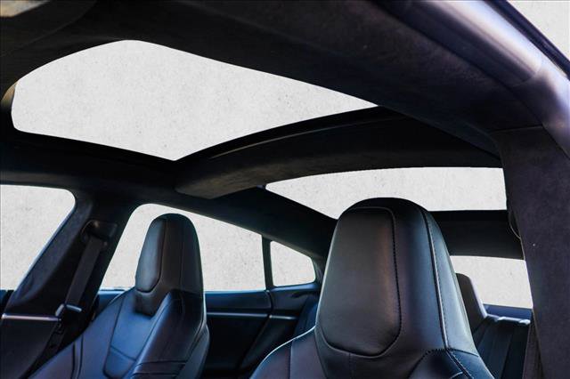 Used 2015 Tesla Model S 85D image 11