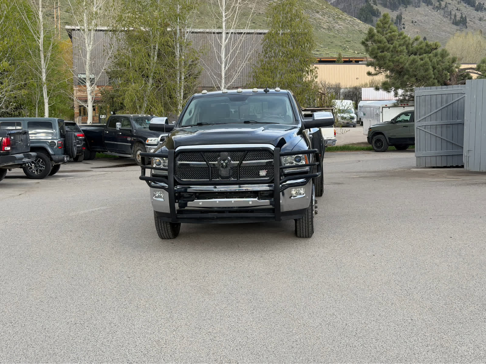Used 2016 RAM 3500 Laramie Longhorn AWD/4WD image 3
