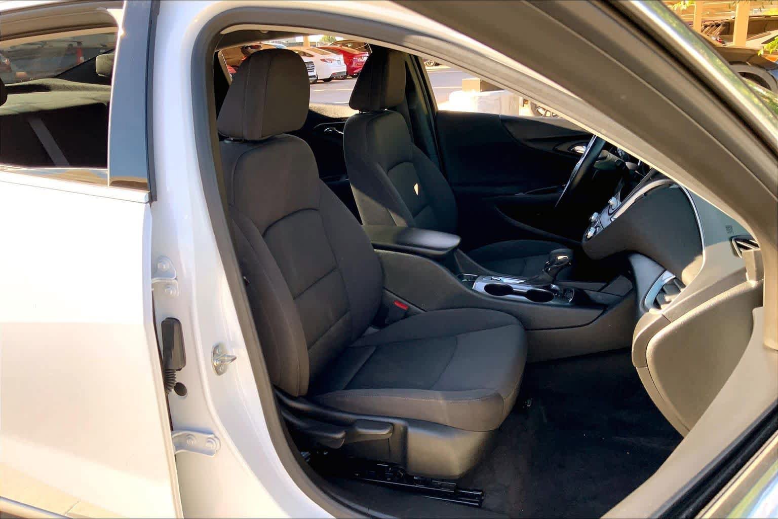 Used 2024 Chevrolet Malibu RS FWD image 9