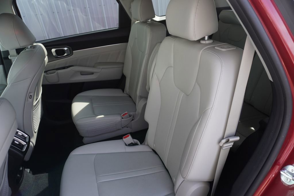 Used 2023 Kia Sorento SX image 29