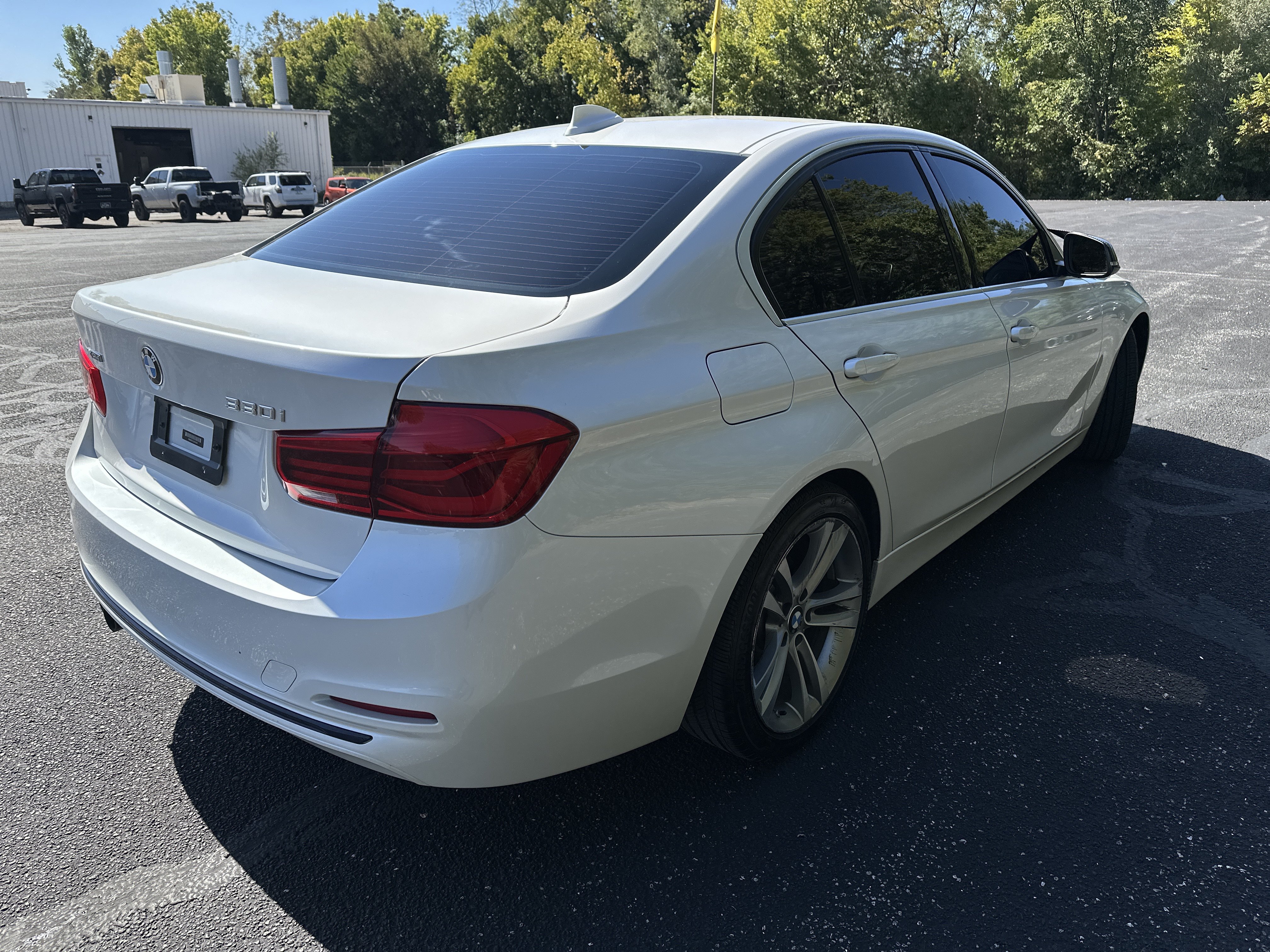 Used 2018 BMW 330i xDrive Sedan w/ Convenience Package AWD/4WD image 7