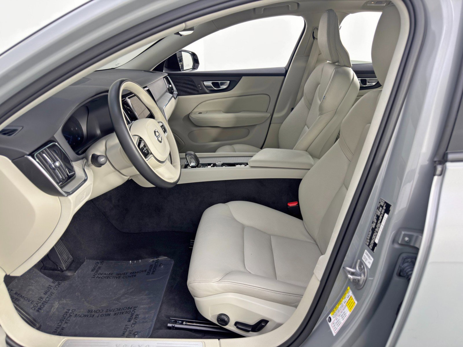 Used 2024 Volvo S60 B5 Plus w/ Protection Package Premier image 17