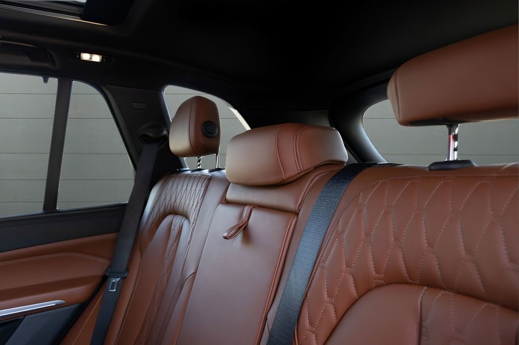 Used 2022 BMW X5 xDrive40i w/ M Sport Package AWD/4WD image 60