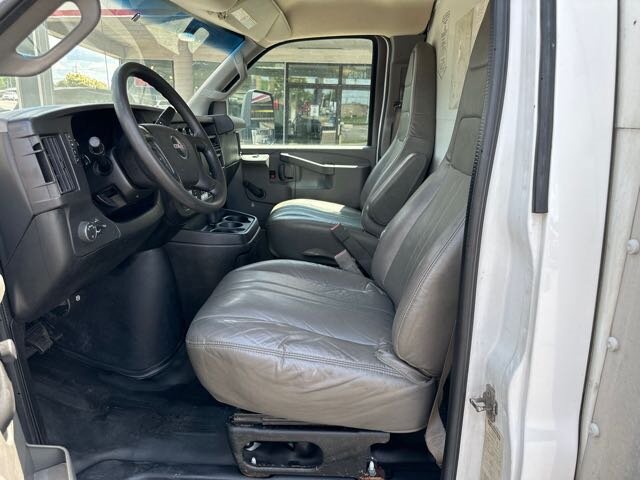 Used 2016 GMC Savana 3500 Extended RWD image 11