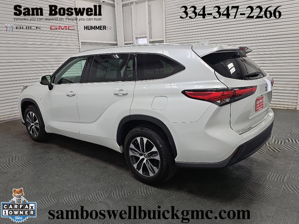 Used 2022 Toyota Highlander XLE FWD image 5