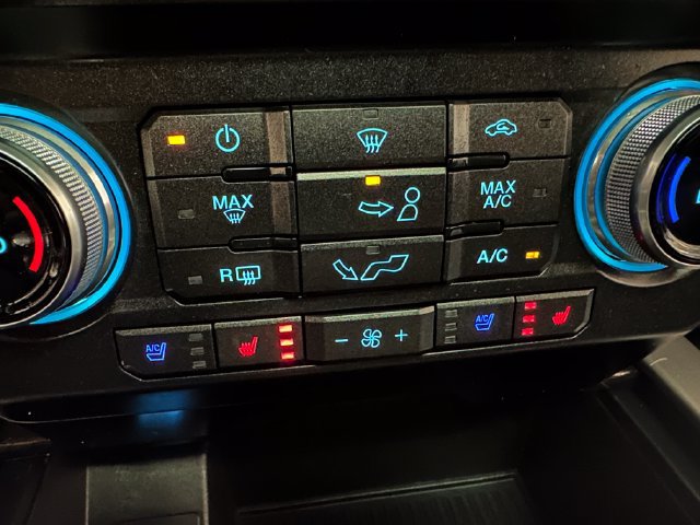 Used 2017 Ford F150 Platinum w/ Equipment Group 701A Luxury AWD/4WD image 14
