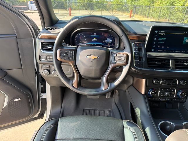 Used 2024 Chevrolet Tahoe High Country AWD/4WD image 16