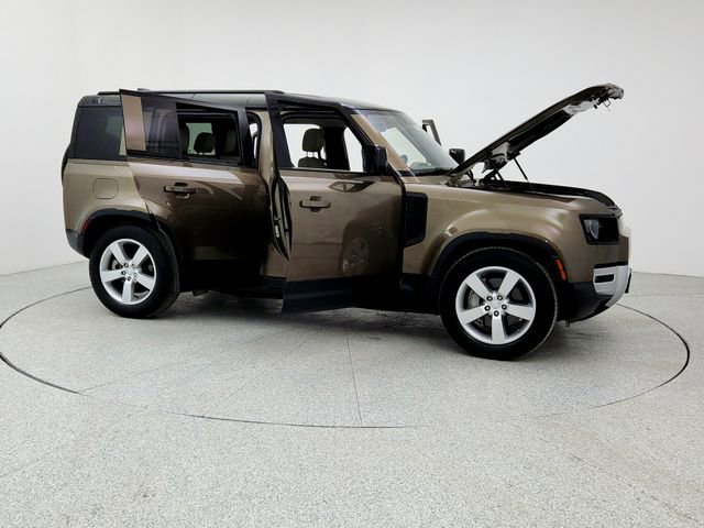 Used 2020 Land Rover Defender 110 First Edition image 10