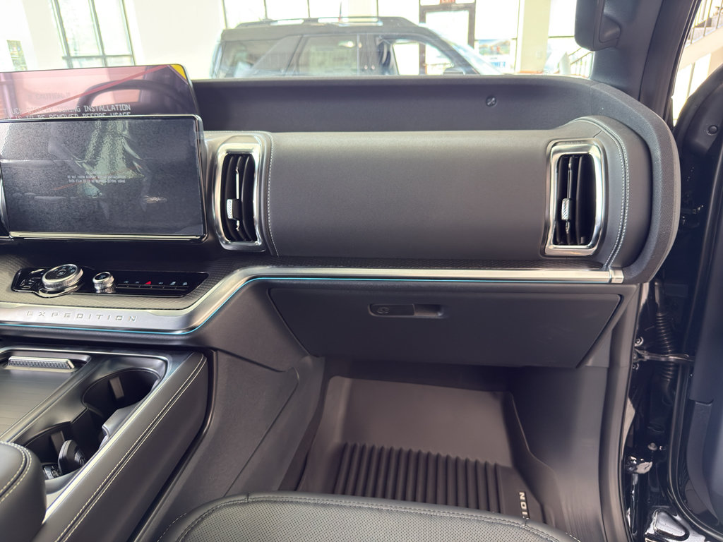 New 2027 Ford Expedition Platinum w/ Stealth Appearance Package AWD/4WD image 33