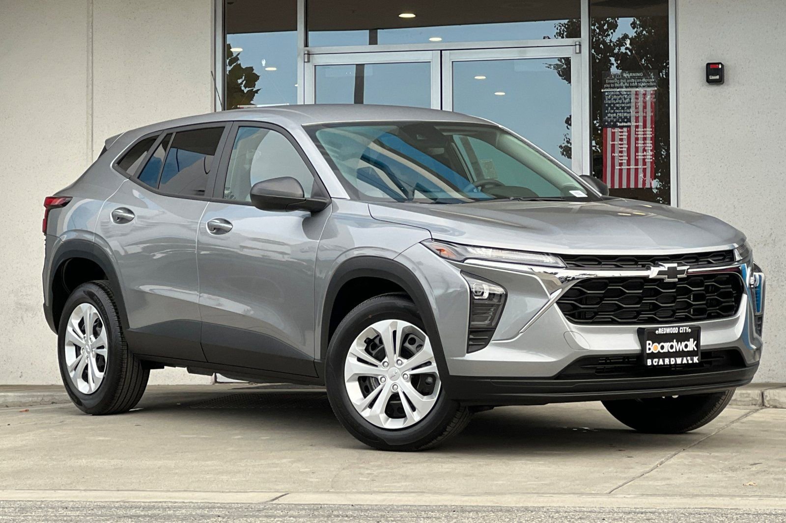 Used 2026 Chevrolet Trax LS FWD image 2