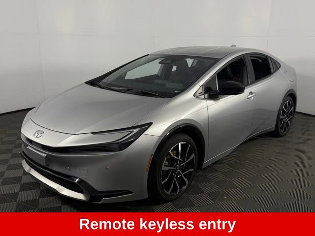 Used 2025 Toyota Prius Plug-In Hybrid image 3