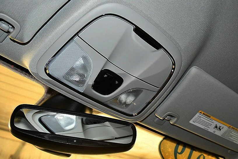 Used 2019 Jeep Cherokee Limited image 25