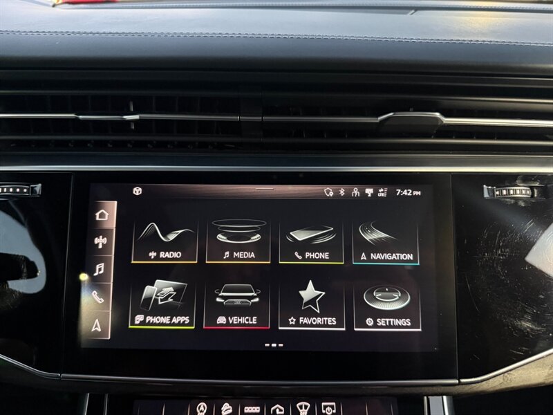 Used 2021 Audi Q8 Prestige w/ Prestige Package AWD/4WD image 38