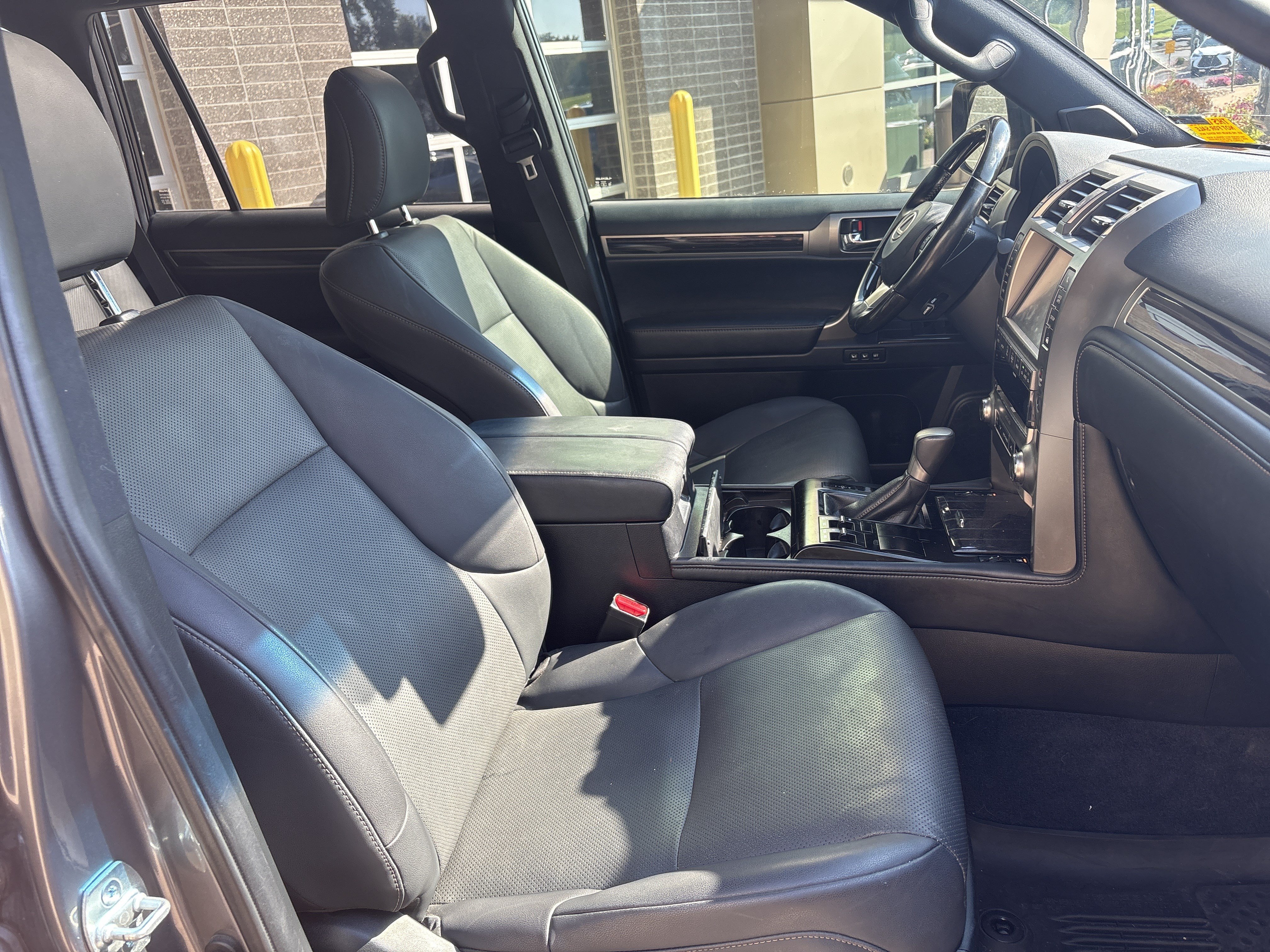 Used 2020 Lexus GX 460 Premium w/ Premium Package AWD/4WD image 33