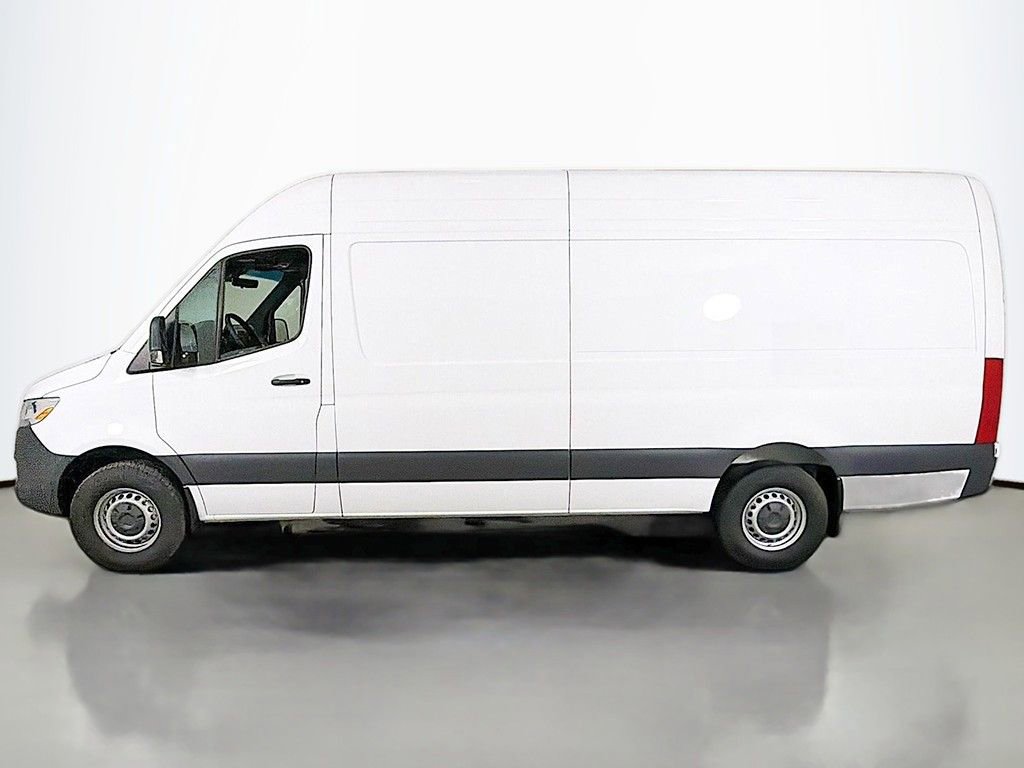 Used 2025 Mercedes-Benz Sprinter 2500 image 11