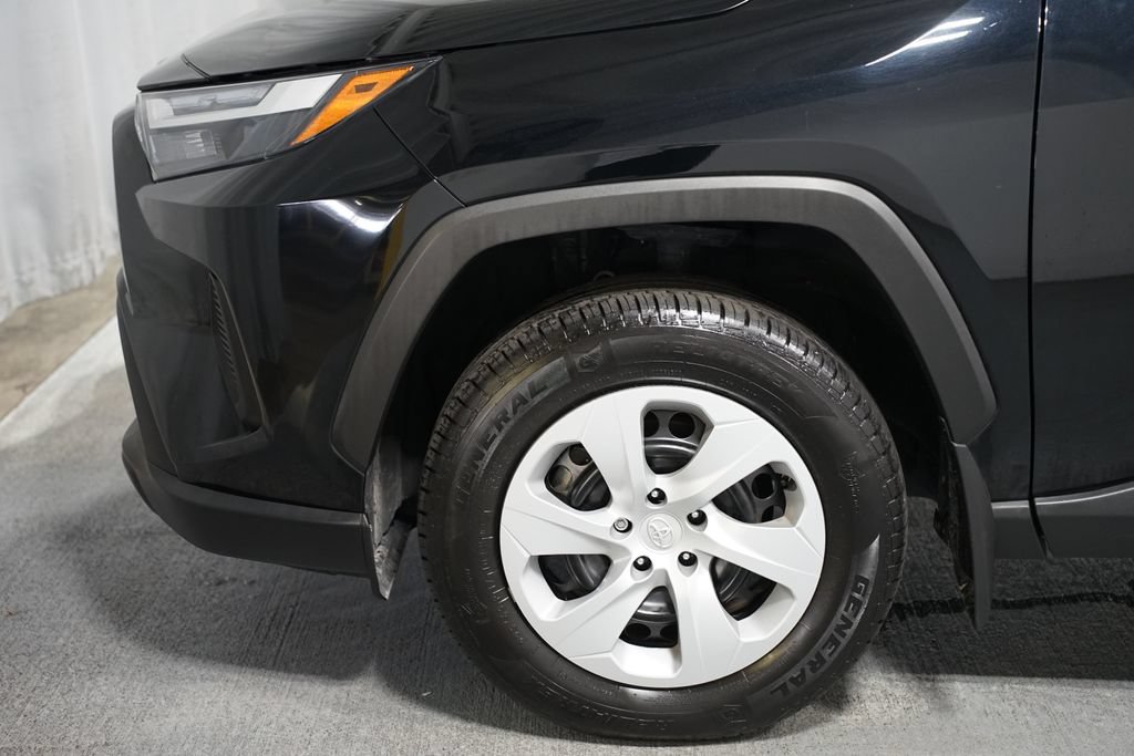 Certified 2024 Toyota RAV4 LE FWD image 5