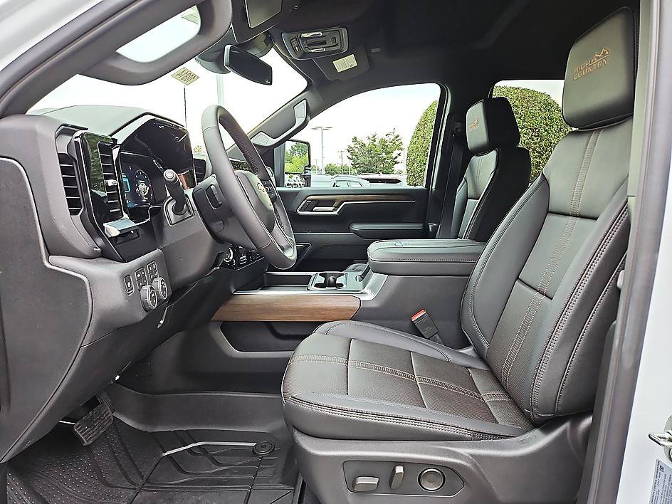 New 2026 Chevrolet Silverado 3500 High Country AWD/4WD image 11