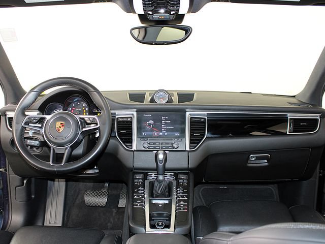 Used 2018 Porsche Macan AWD/4WD image 13