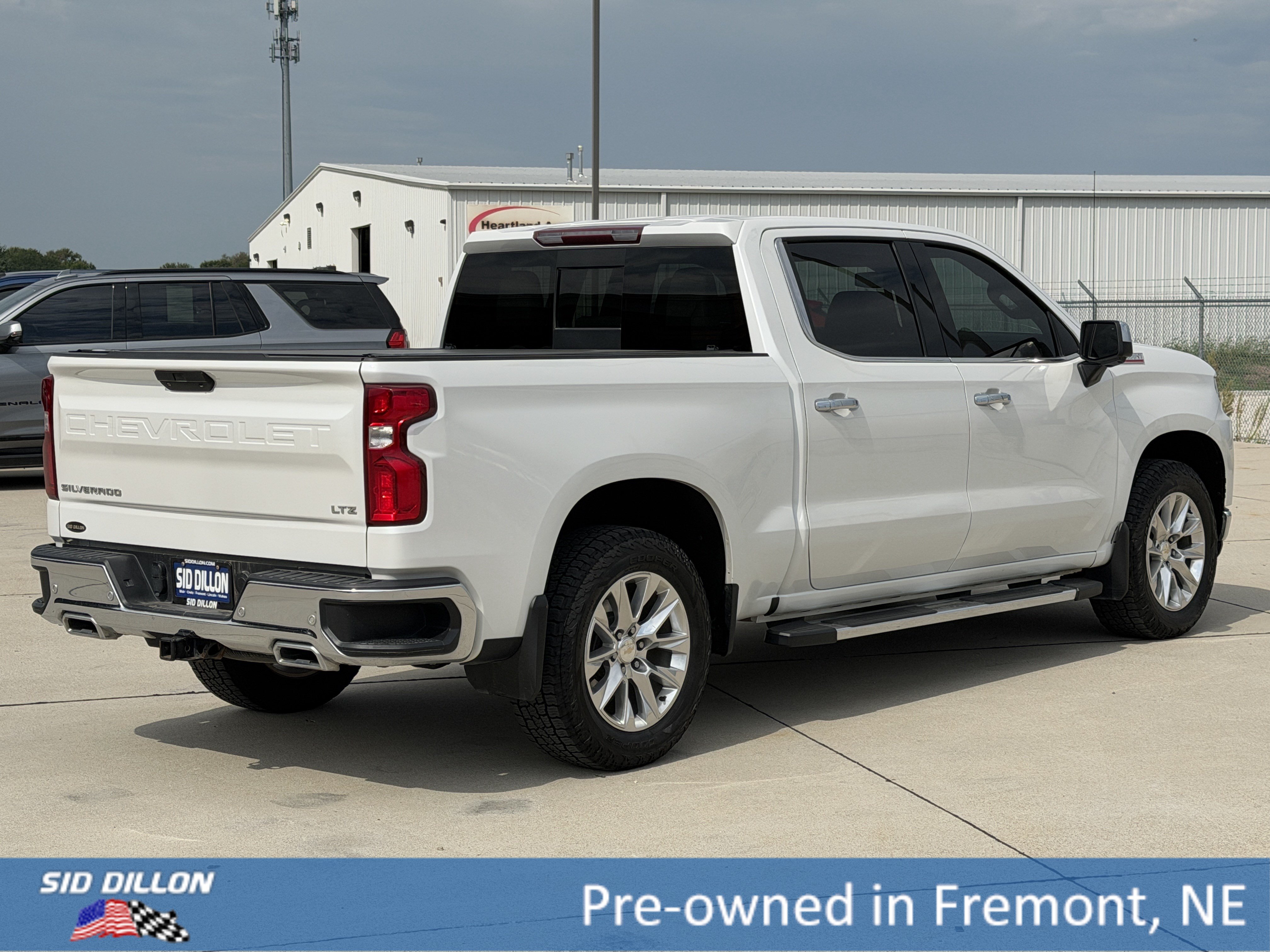 Used 2021 Chevrolet Silverado 1500 LTZ w/ LTZ Premium Package AWD/4WD image 4