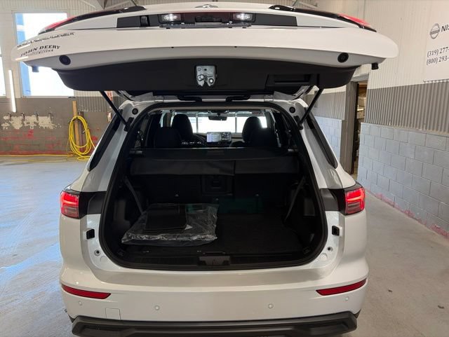 New 2026 Mitsubishi Outlander ES AWD/4WD image 13