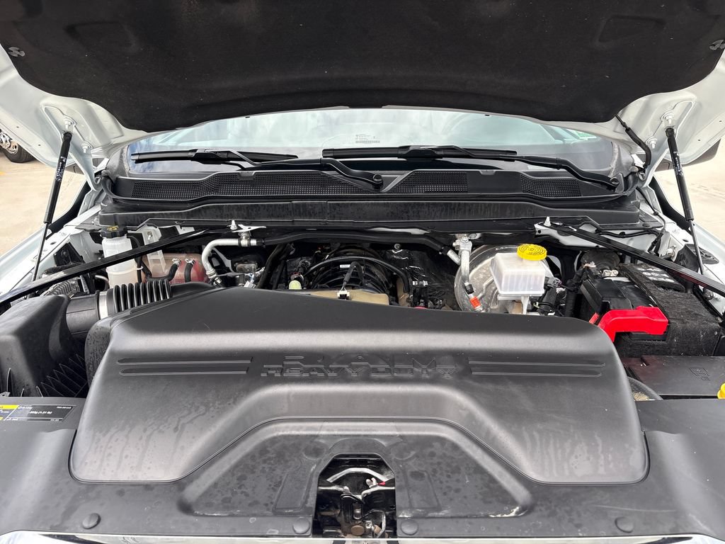 Used 2024 RAM 3500 Tradesman w/ Chrome Appearance Group AWD/4WD image 29