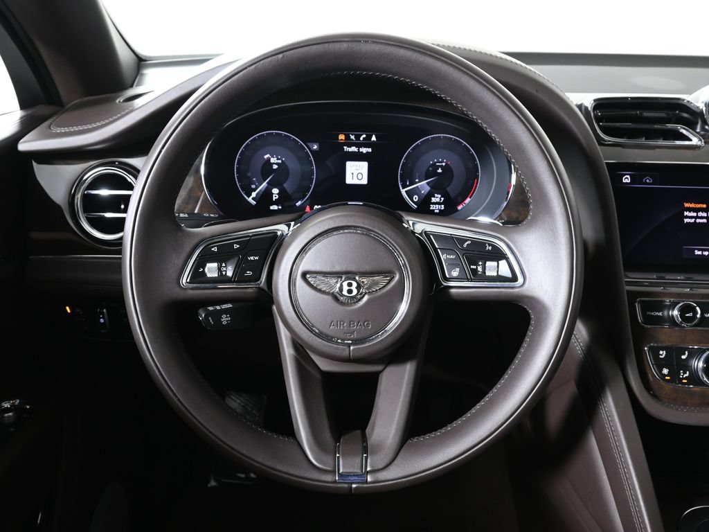 Used 2022 Bentley Bentayga AWD/4WD image 18