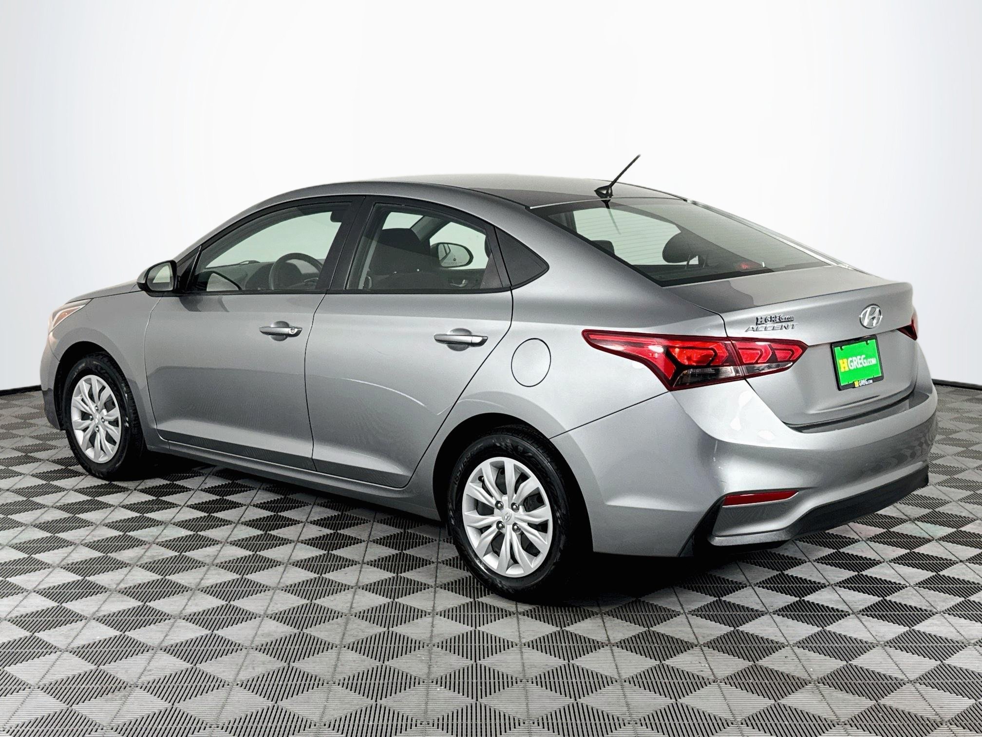 Used 2021 Hyundai Accent SE FWD image 6