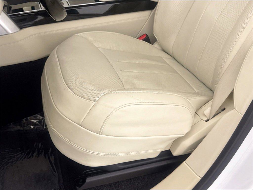 Certified 2023 Land Rover Range Rover SE image 19