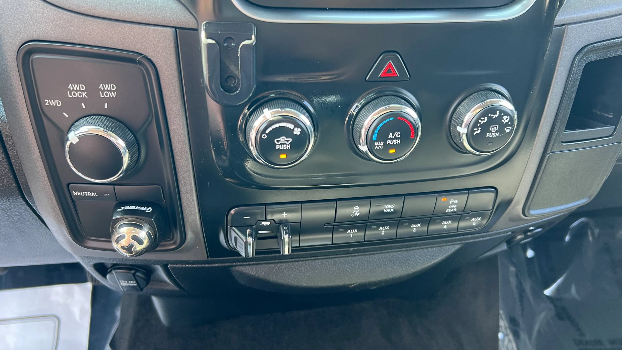Used 2016 RAM 2500 Tradesman w/ Chrome Appearance Group AWD/4WD image 15
