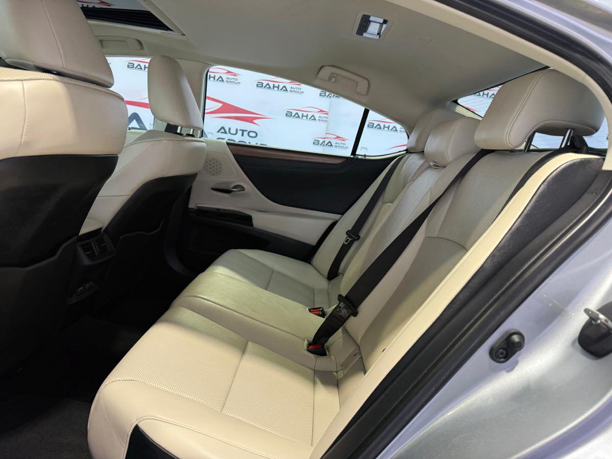 Used 2024 Lexus ES 350 w/ Premium Package FWD image 38
